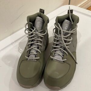 Nike Men's Olive and Gray Sneak/Boots